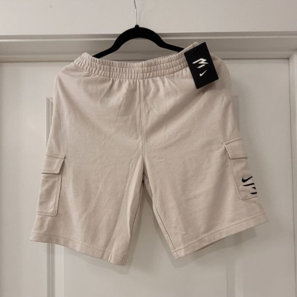 NWT Nike Boys Cargo Shorts Desert Sand Size L
